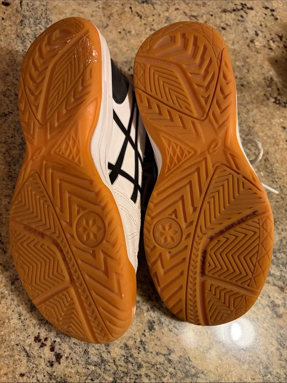 Aasics Upcourt 4 Girls Volleyball Shoes